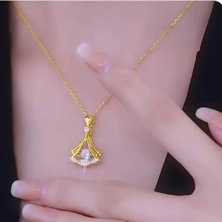 Gold plated fan necklace